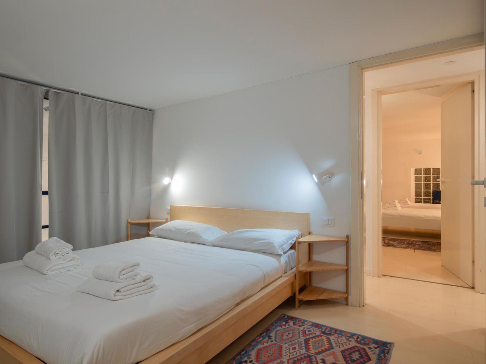 I-host - Ausonio 16 * Milan